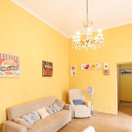 Duomo 77 - In The Heart Of The Historical Center By Elite Villas Naples Extérieur photo