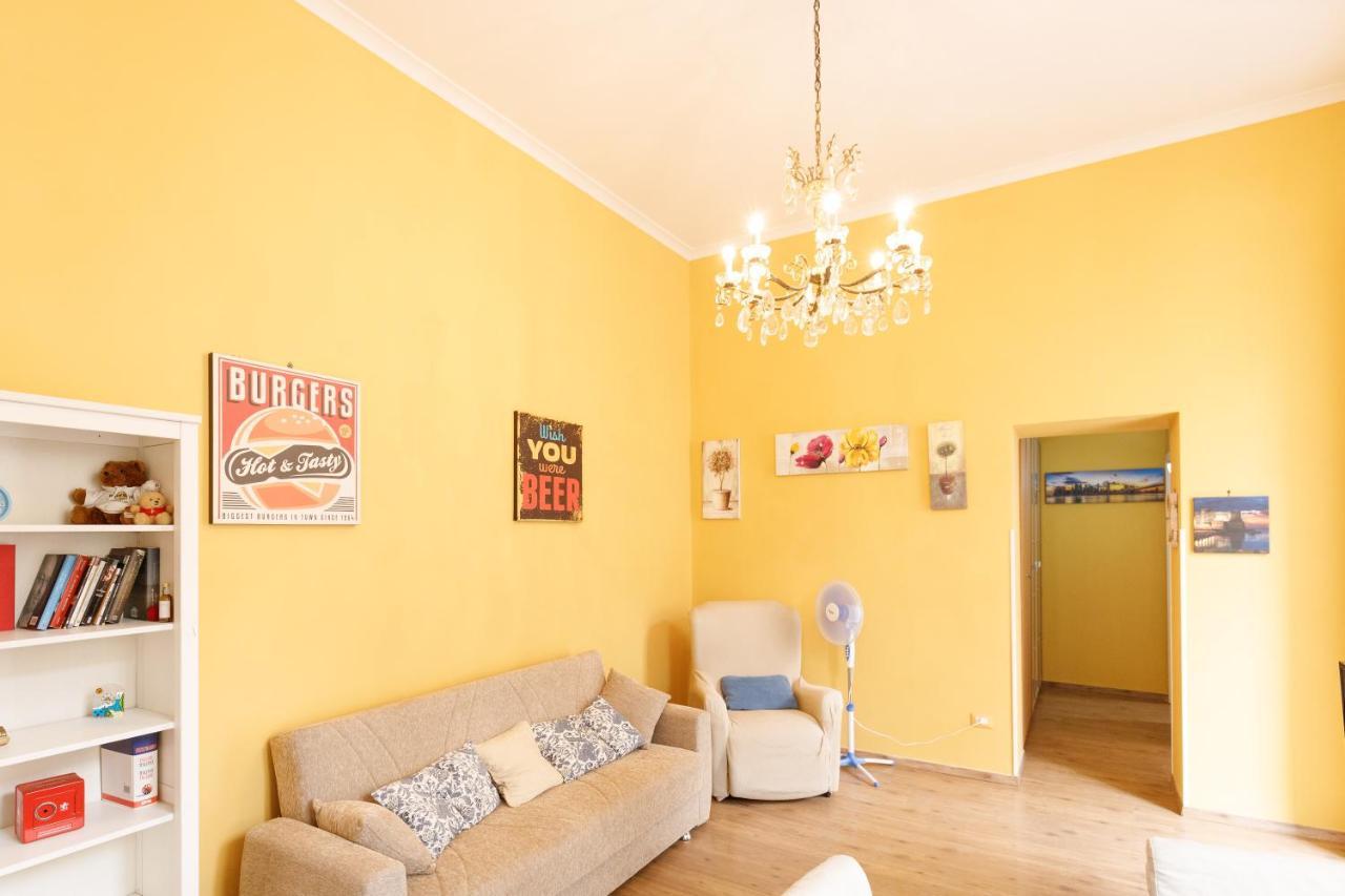 Duomo 77 - In The Heart Of The Historical Center By Elite Villas Naples Extérieur photo